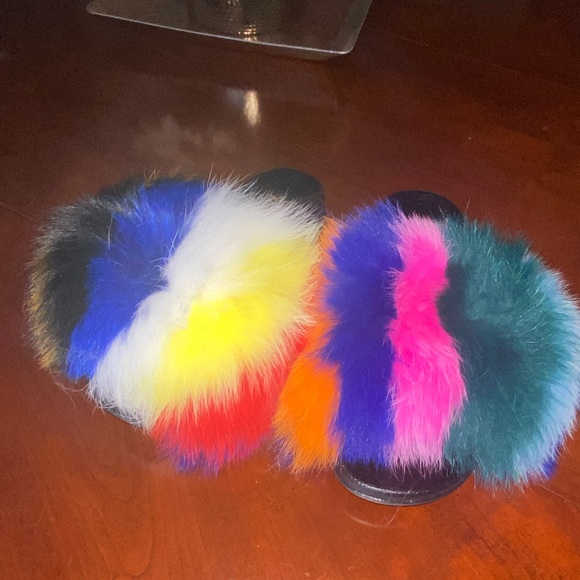 Mix & match multi color faux fur slides - multiple sizes available - Picture 3 of 4